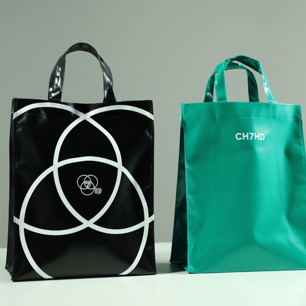 กระเป๋าผ้าใบ Ch7HD กระเป๋าผ้าใบดีไซน์เรียบเท่ ผลิตจาก ผ้าใบคุณภาพสูง แข็งแรง ทนทาน