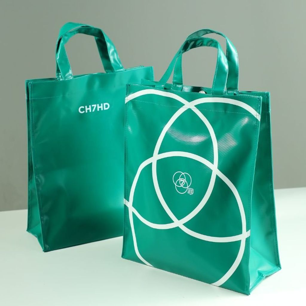 กระเป๋าผ้าใบ Ch7HD กระเป๋าผ้าใบดีไซน์เรียบเท่ ผลิตจาก ผ้าใบคุณภาพสูง แข็งแรง ทนทาน